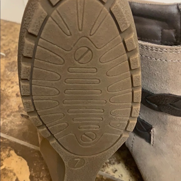 Booties - Picture 5 of 8